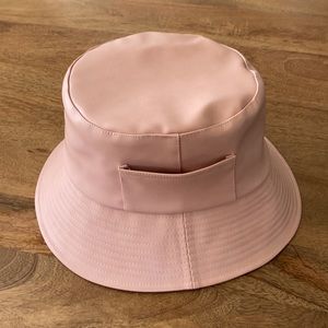 Lack of Color “Wave Bucket” hat in Pink w/ pocket
